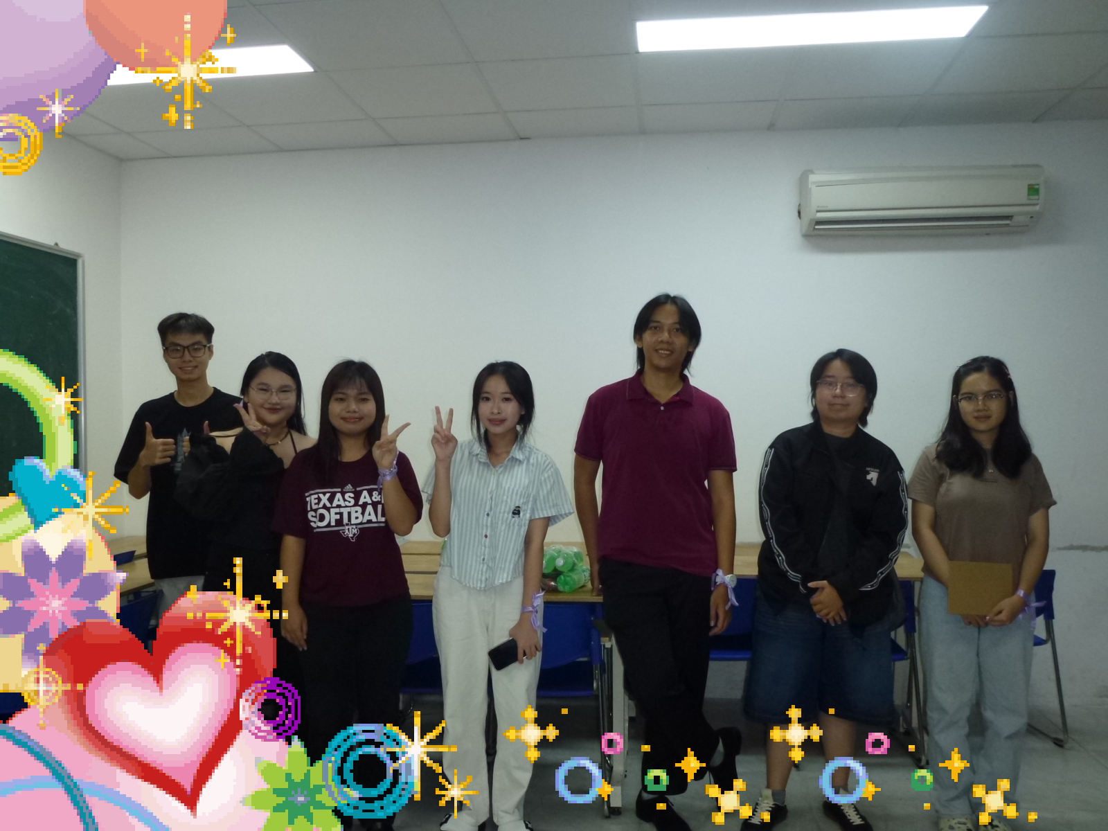 Các đội hoàn thành thử thách và chụp hình lưu niệm